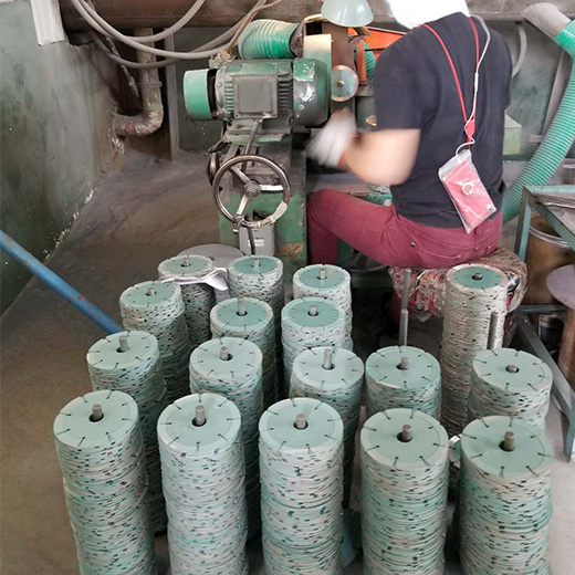 刀具打磨中